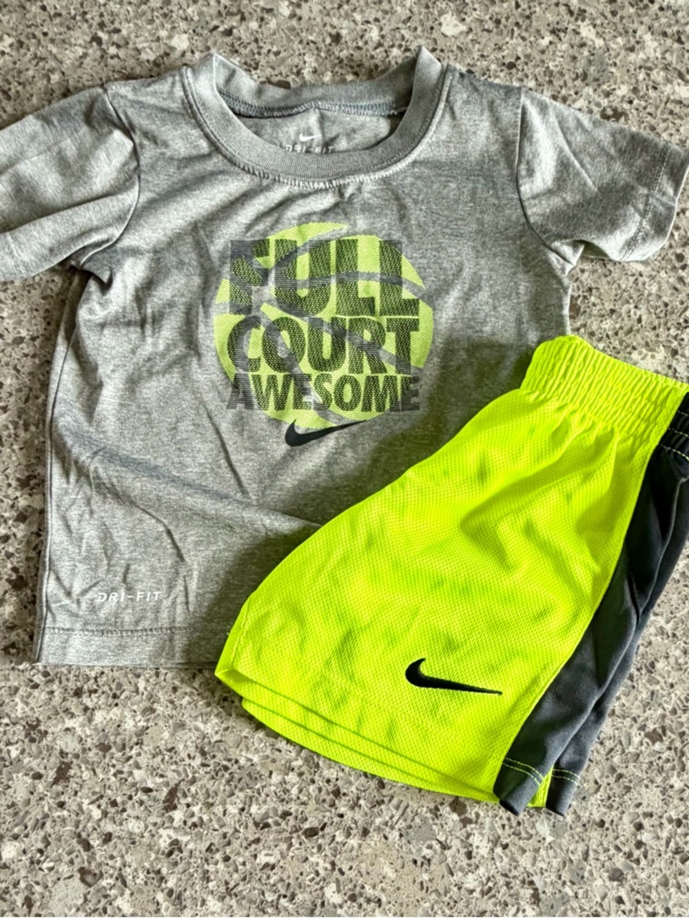 9 Piece l Baby Boy’s Bundle l Size:24M - Picture 4 of 8